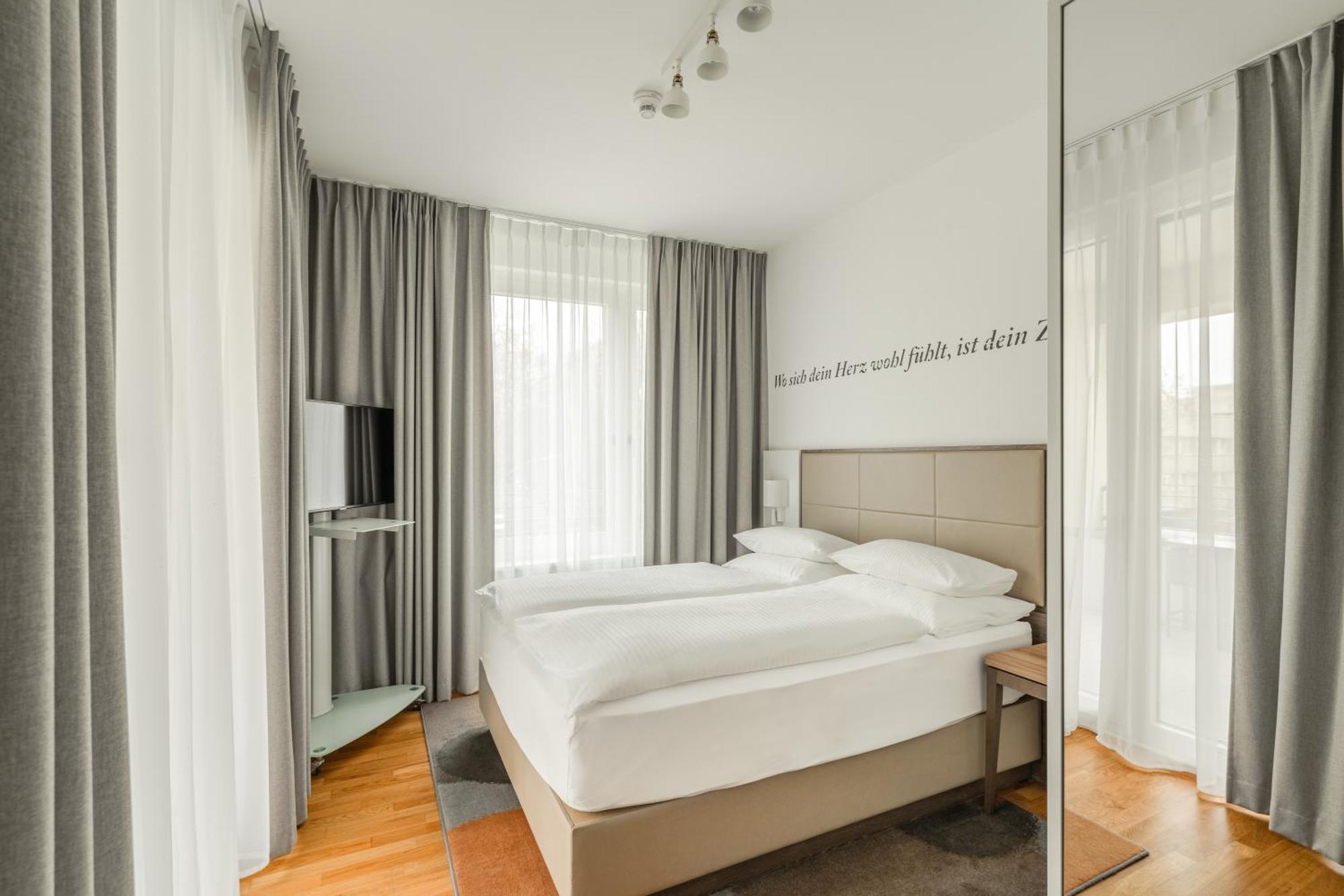 Highpark Berlin Am Potsdamer Platz Room photo